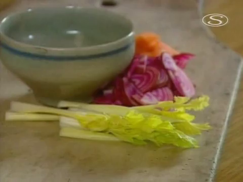Jamie vidéki konyhája S02E11 (Téli saláták)