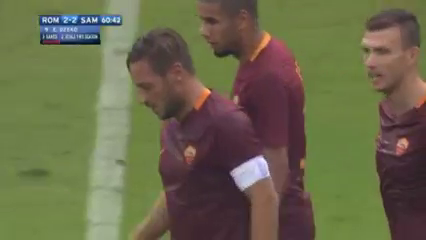Roma 3-2 Sampdoria - Gól de F. Totti (90+3min)