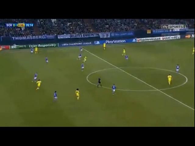 Schalke 04 0-5 Chelsea - Golo de Willian (29min)