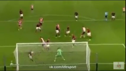 PSV 2-1 Manchester United - Golo de H. Moreno (45+2min)