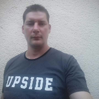 Komáromi Erik