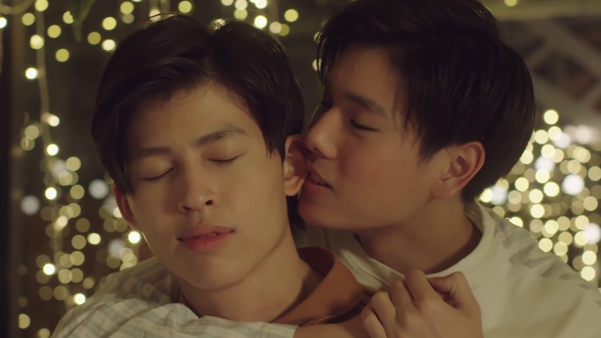 Fish Upon The Sky Trailer Videa